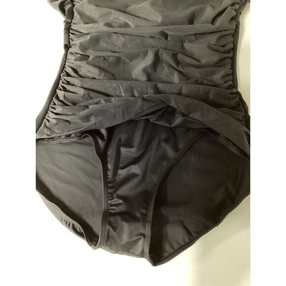 New. Miraclesuit drape swimsuit. Retails $180. Size 16 - Picture 5 of 11